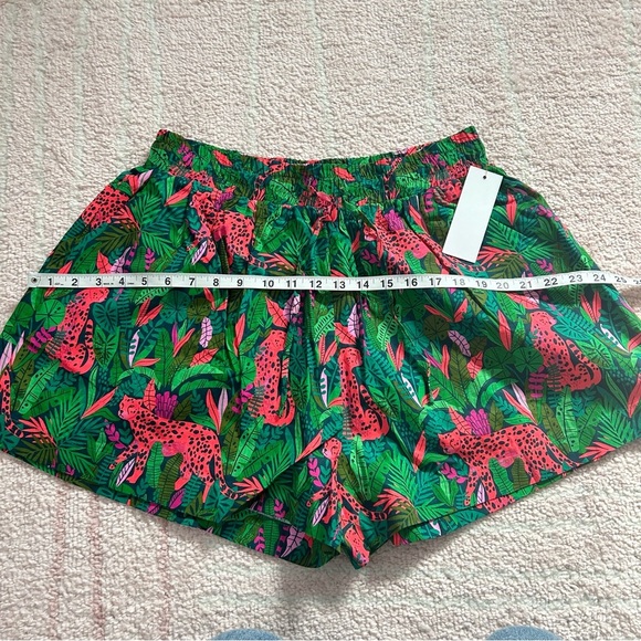 NWT Palms Away Linen Blend Shorts Tropical Leopard Print Size Medium - Picture 7 of 11